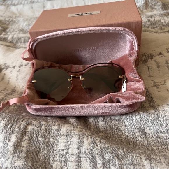 Sunglasses - Picture 2 of 6